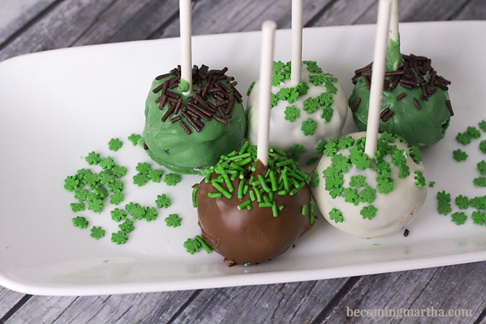 Mint Oreo Cookie Pops – Perfect St. Patrick’s Day Treat